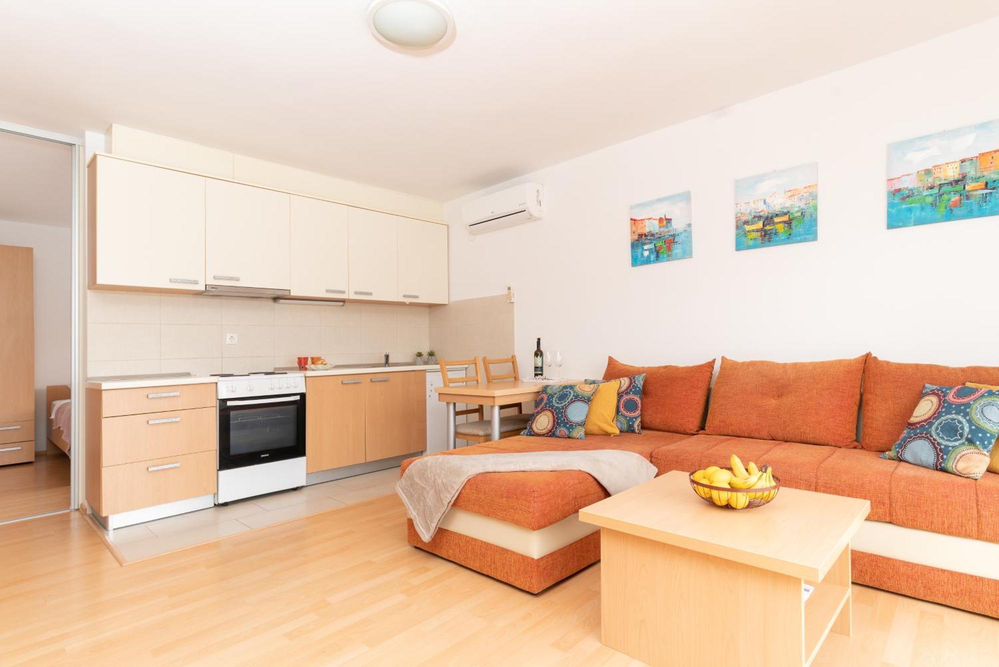 Pure Sky Apartments - With Pool モスタル エクステリア 写真