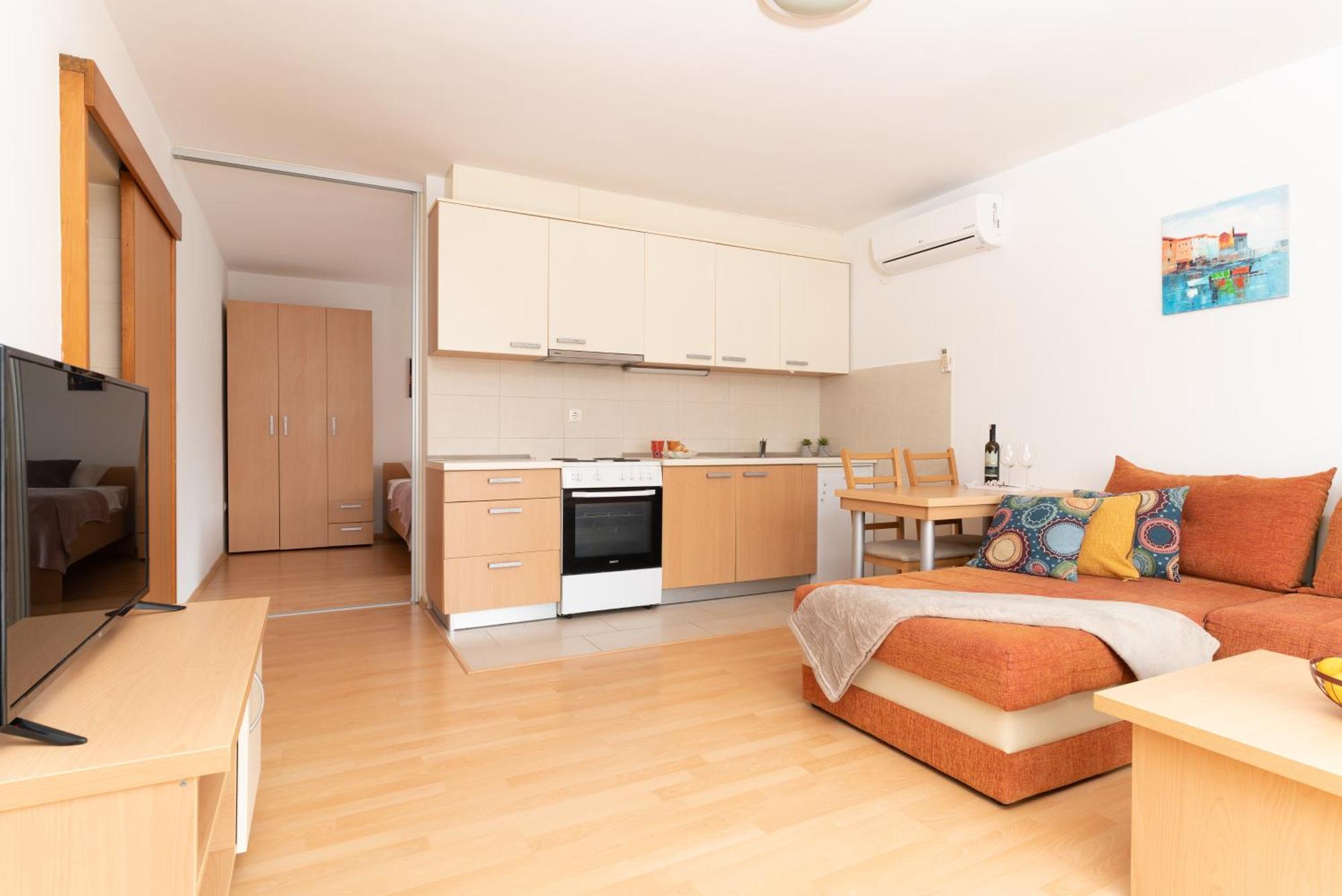Pure Sky Apartments - With Pool モスタル エクステリア 写真
