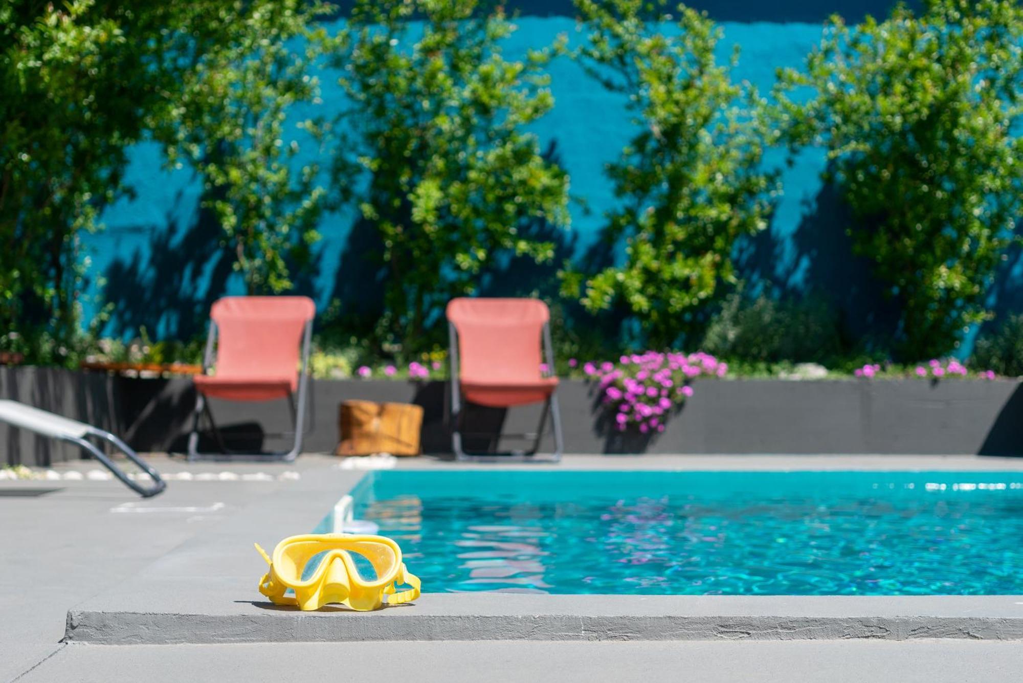 Pure Sky Apartments - With Pool モスタル エクステリア 写真
