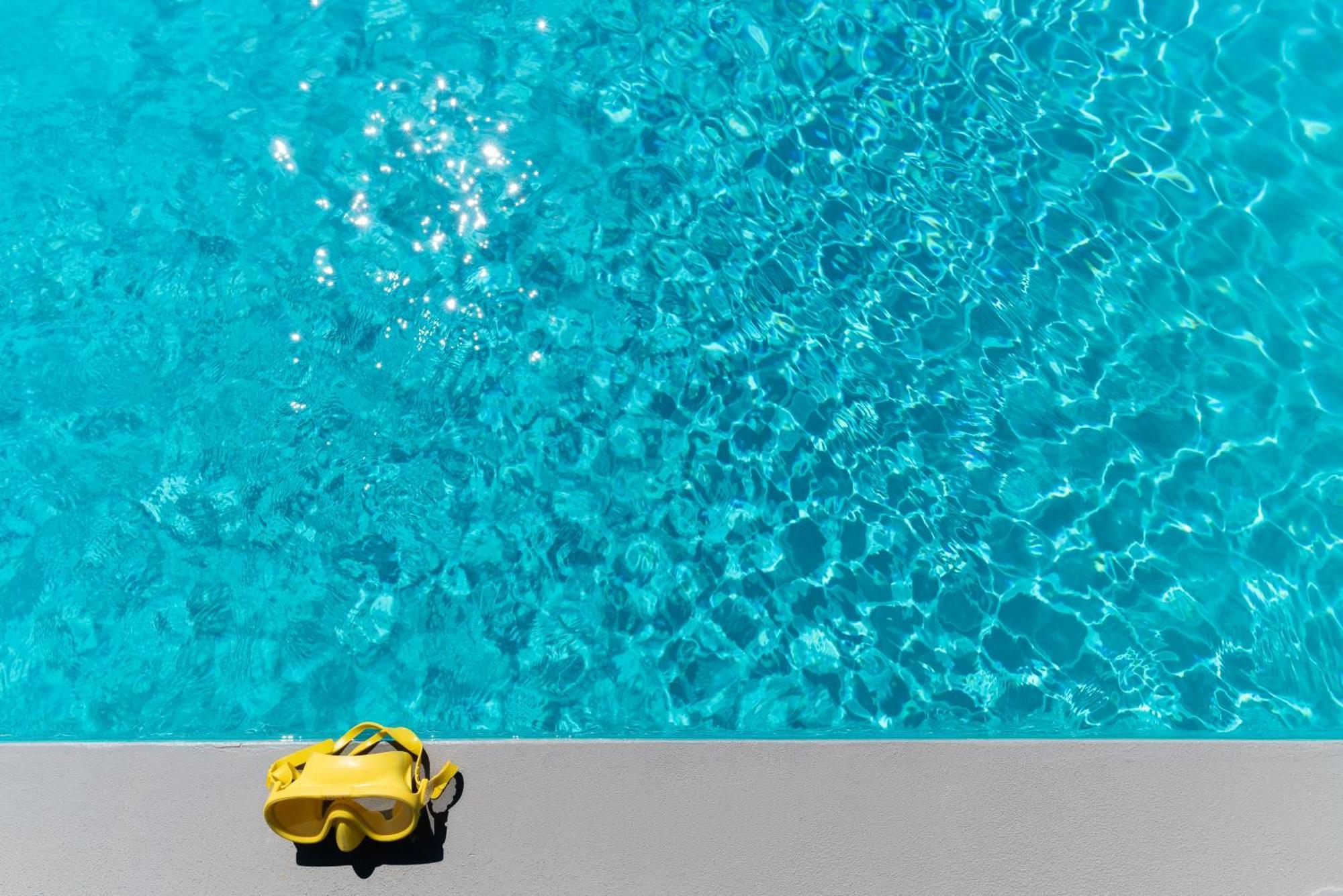 Pure Sky Apartments - With Pool モスタル エクステリア 写真