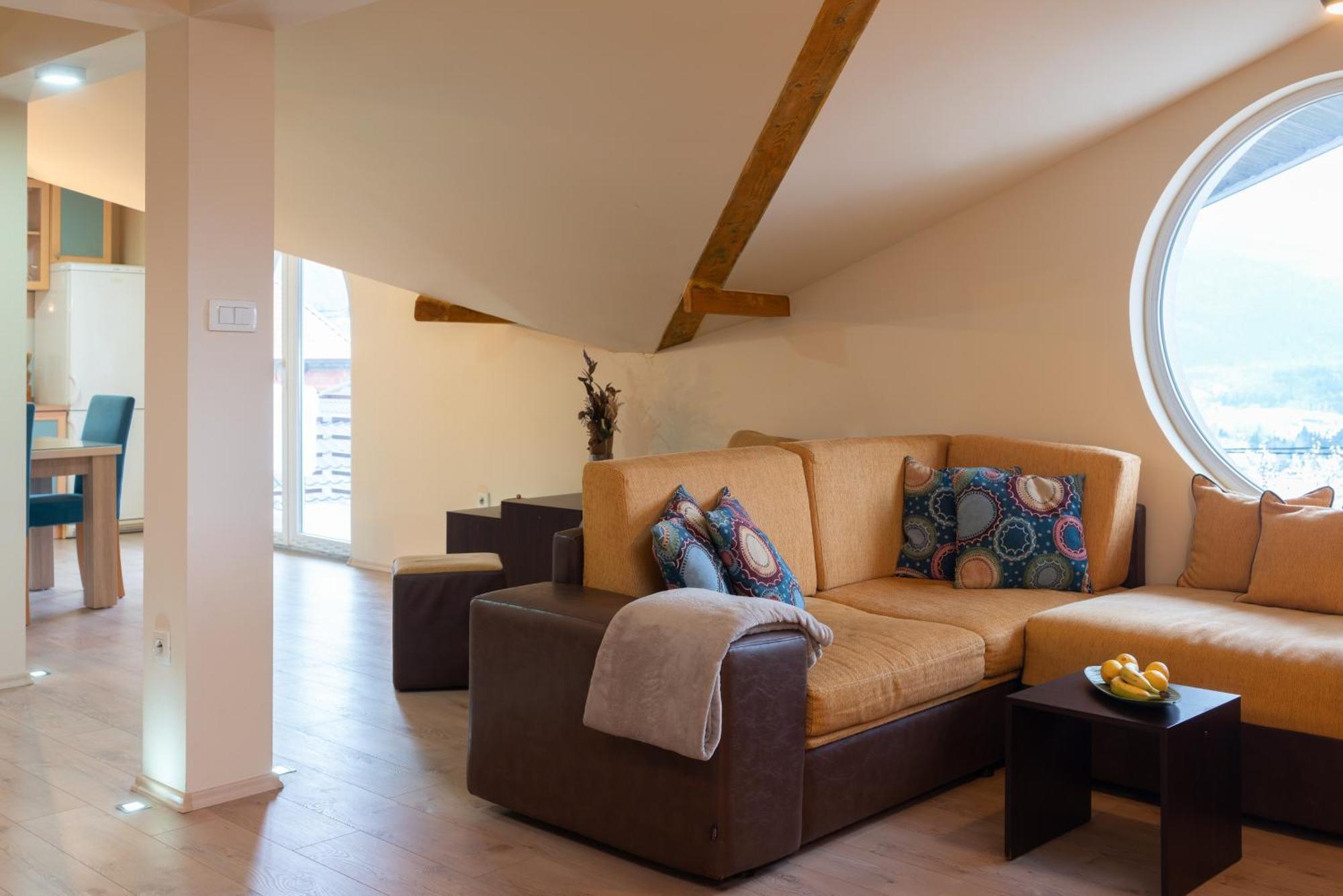 Pure Sky Apartments - With Pool モスタル エクステリア 写真
