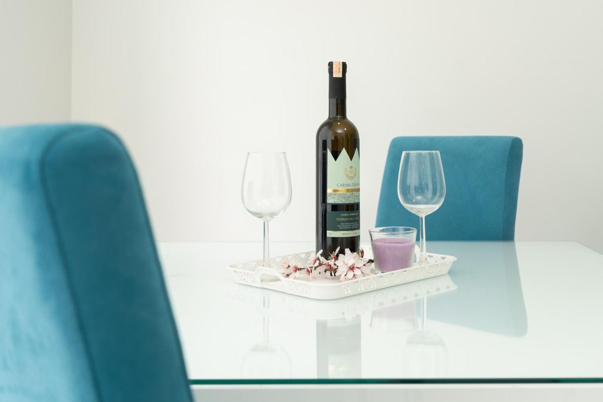 Pure Sky Apartments - With Pool モスタル エクステリア 写真