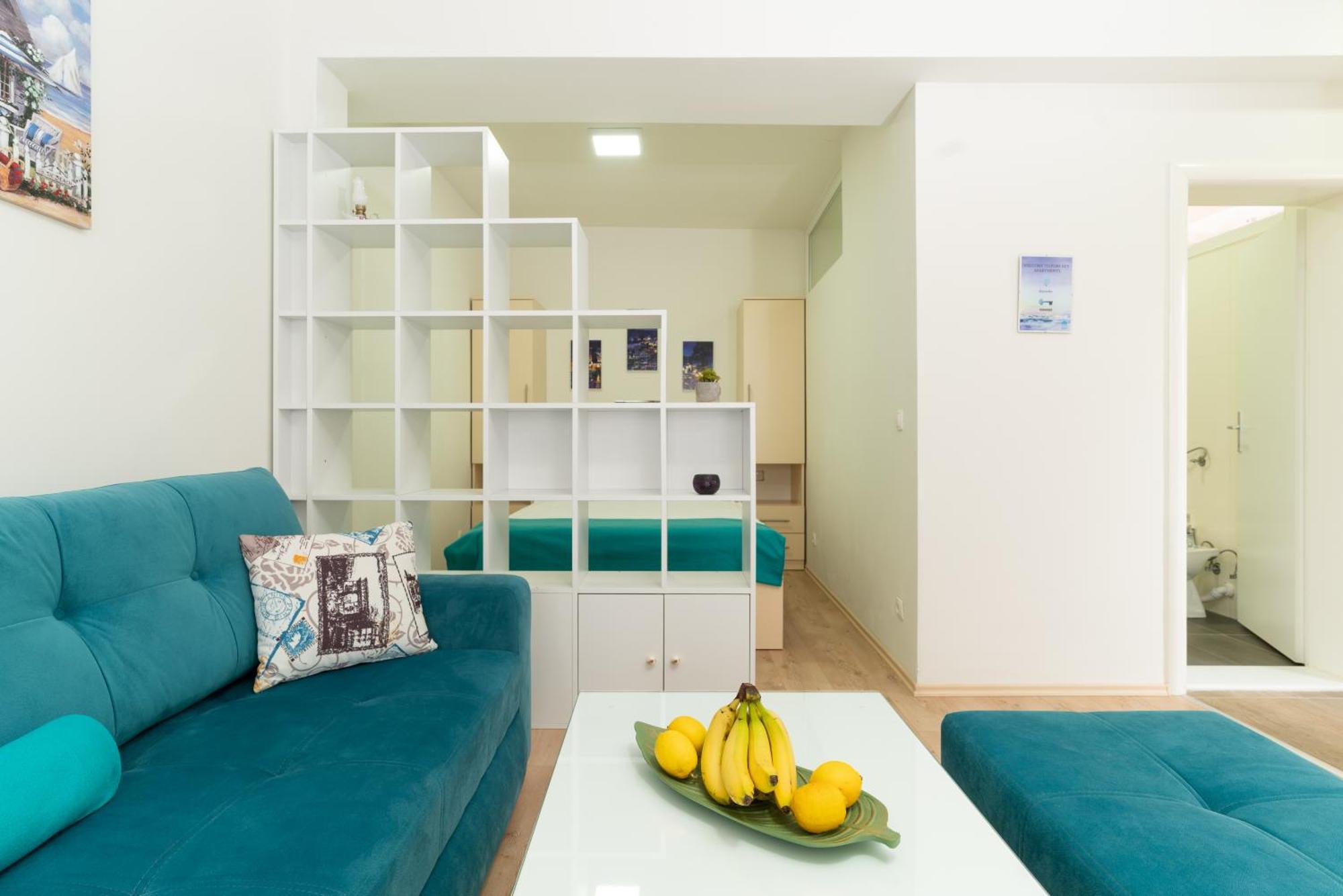 Pure Sky Apartments - With Pool モスタル エクステリア 写真