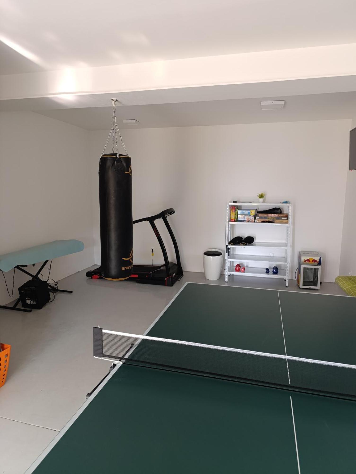 Pure Sky Apartments - With Pool モスタル エクステリア 写真